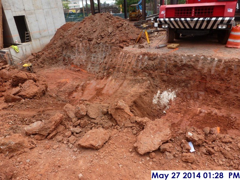 Excavation for foundation walls along column line 6.5 from G-C.7 Facing South (800x600)